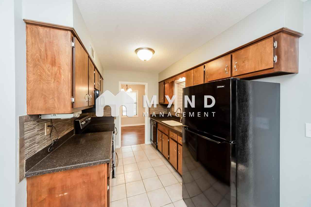 6903 Ash Hill Ln - Photo 2 of 16