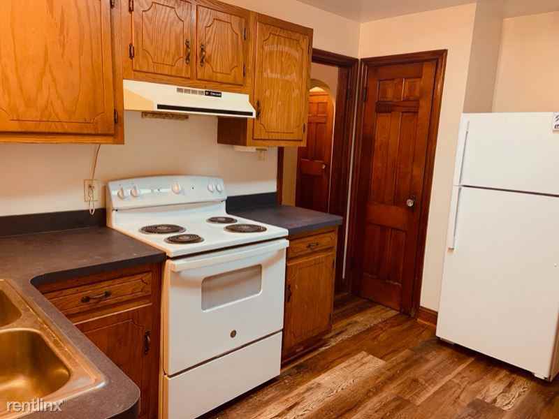 109 W Foundry St - Photo 3 of 20