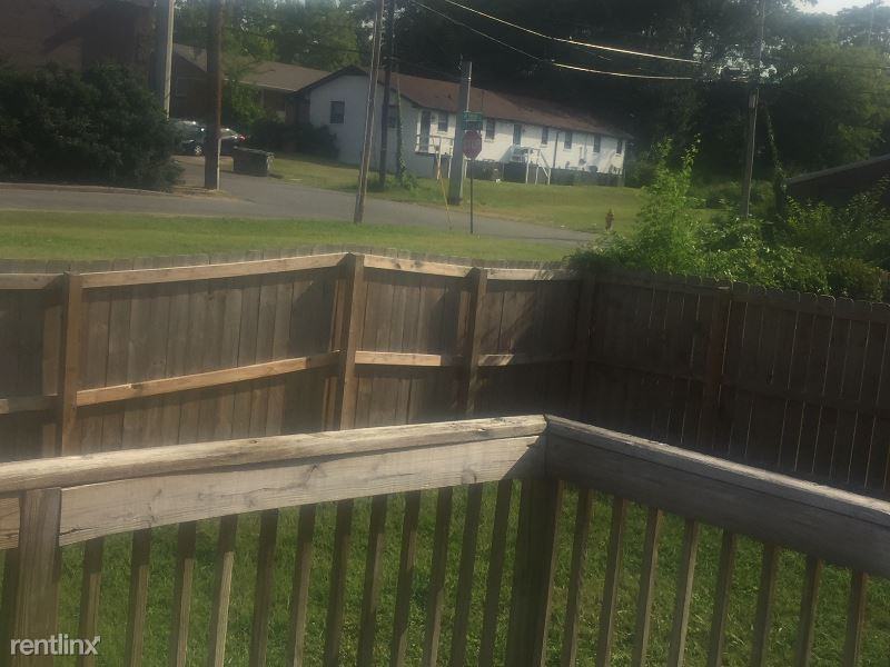 1904 Britt Pl - Photo 3 of 12