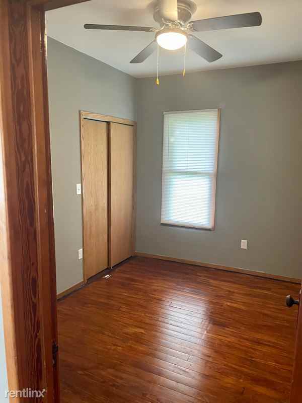 315 E Elm St - Photo 3 of 10