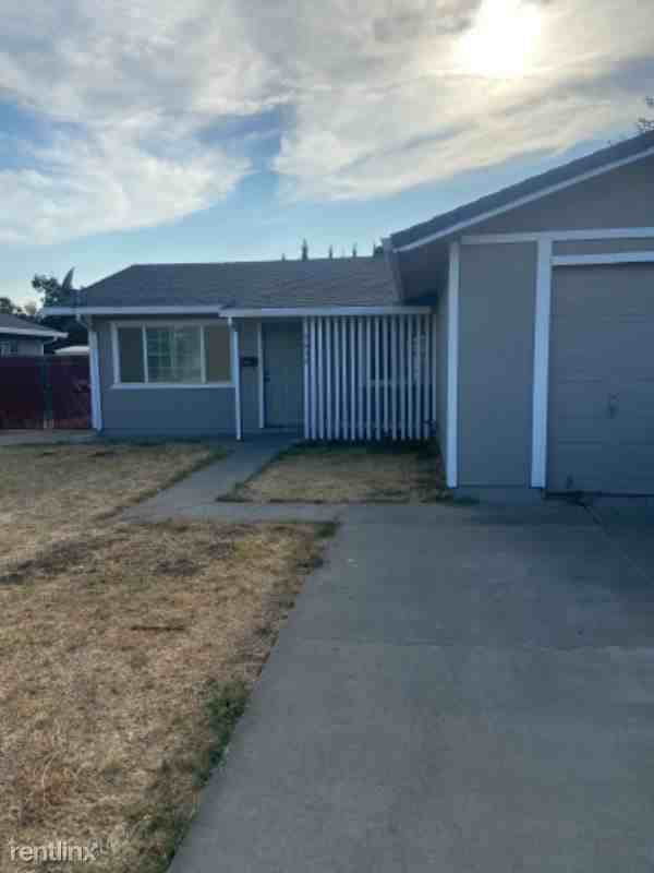 9632 K St - Photo 2 of 13