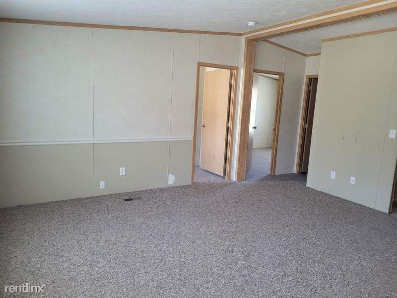 261 Back St - Photo 2 of 14