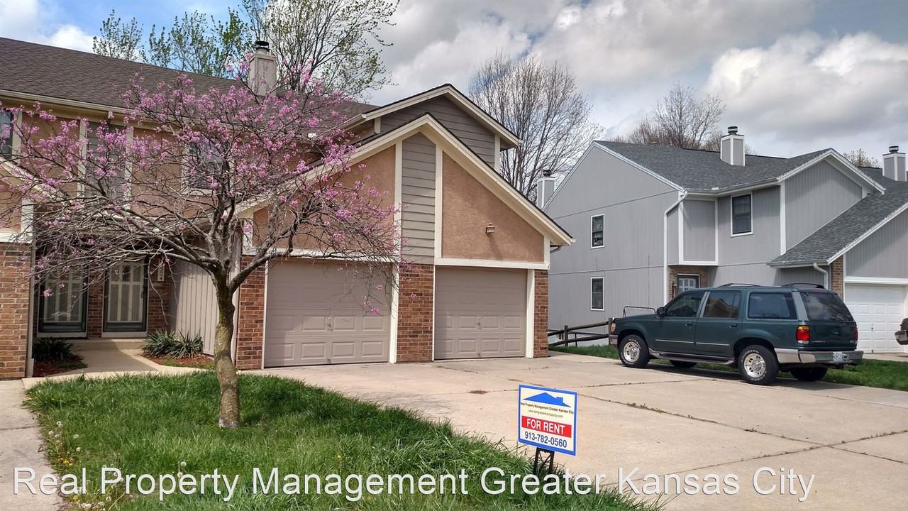 3504 Ne Independence Ave - Photo 2 of 13