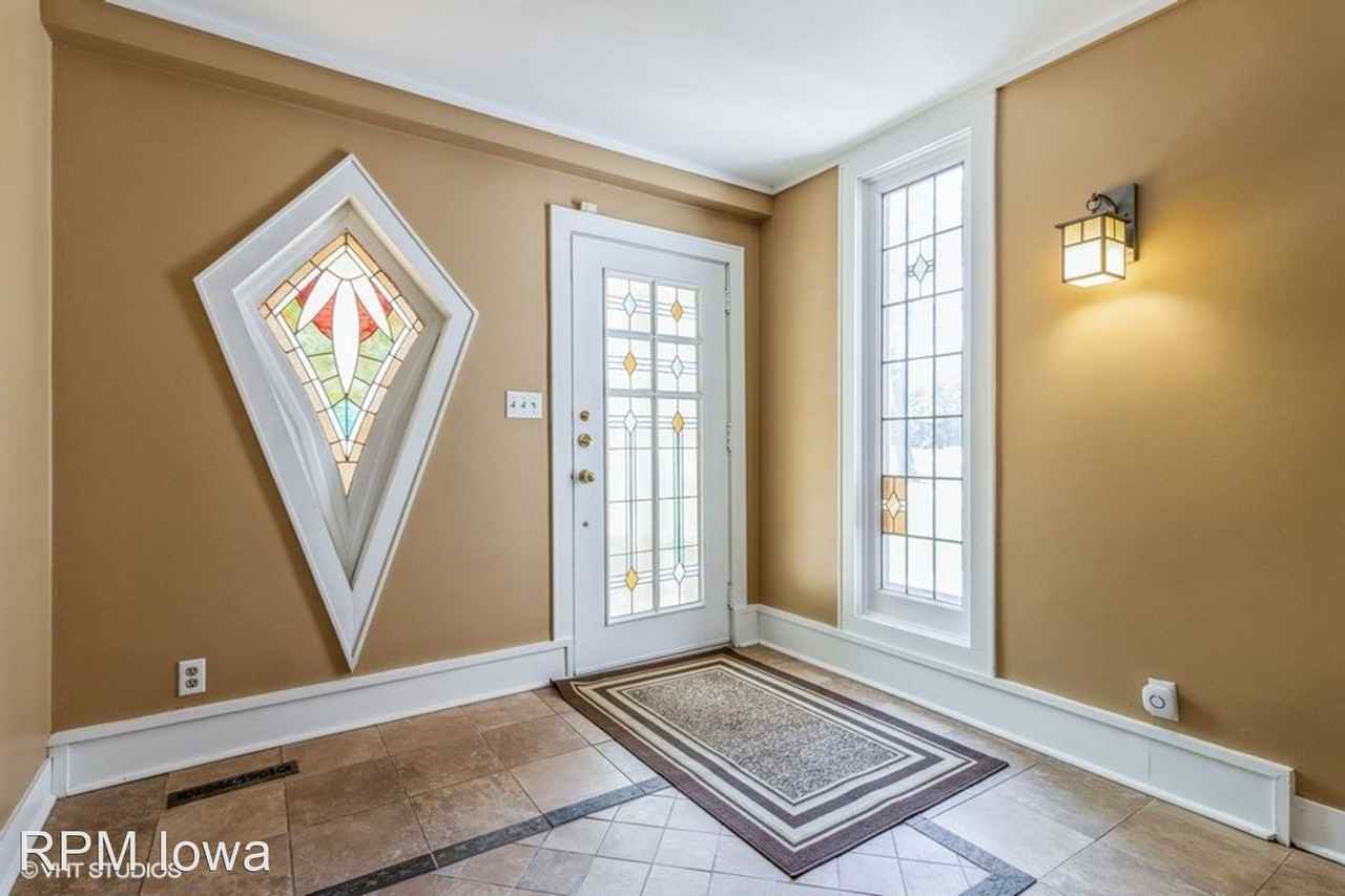 4219 Ingersoll Ave - Photo 3 of 15