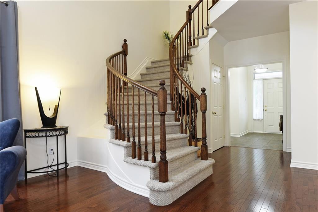 119 Anfield Crescent - Photo 2 of 10