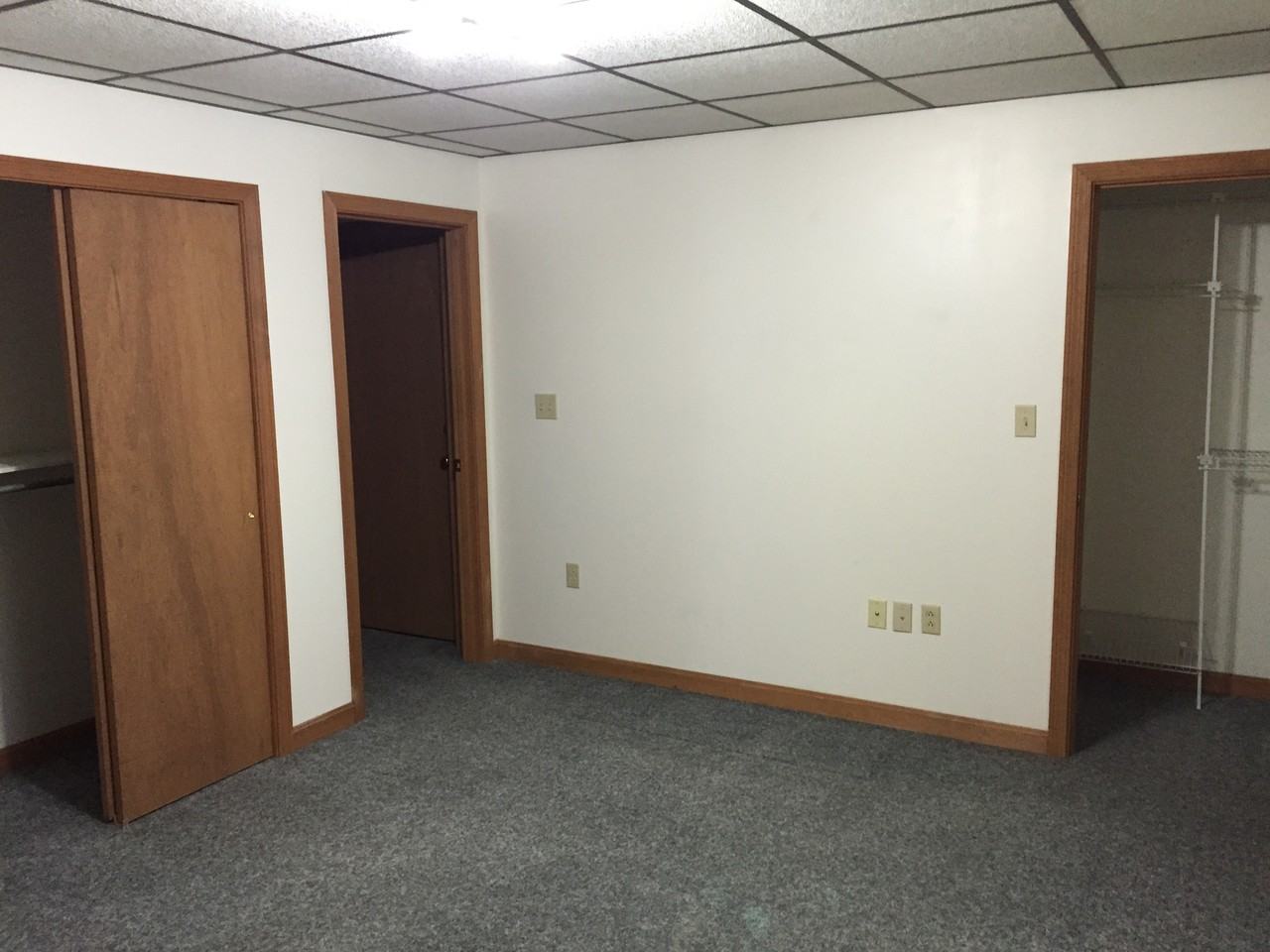 225 Maple St - Photo 3 of 5