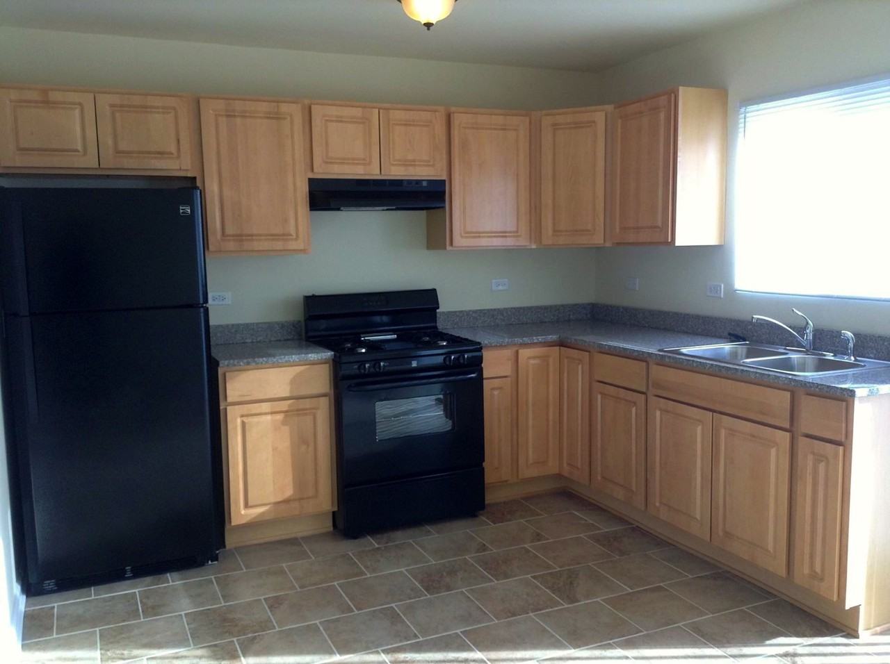 3722 171st St - Photo 3 of 16