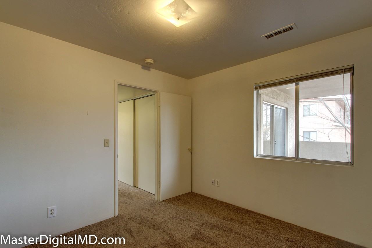 212 W. Hillside Avenue - Photo 2 of 12