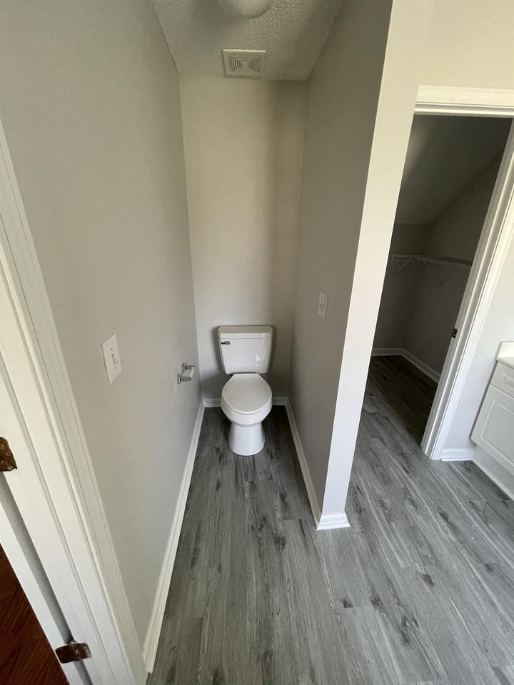 2704 Holmes Ct N - Photo 7 of 30