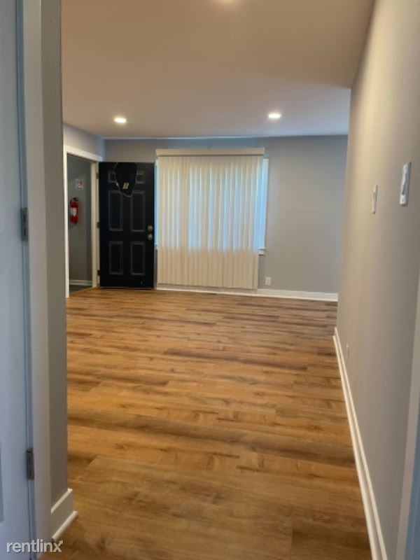 9239 W Sheridan Ave - Photo 2 of 7