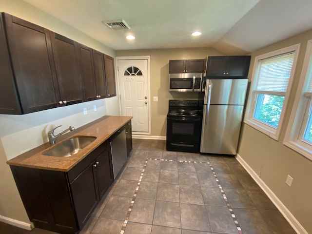 45 River St #2 - Photo 2 of 9