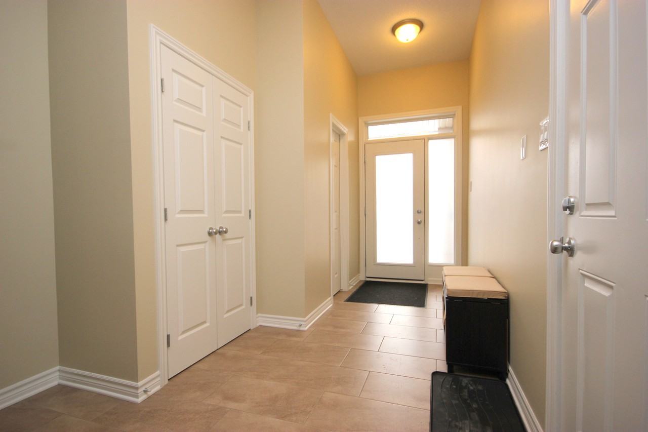 726 Hazelnut Cres - Photo 2 of 12