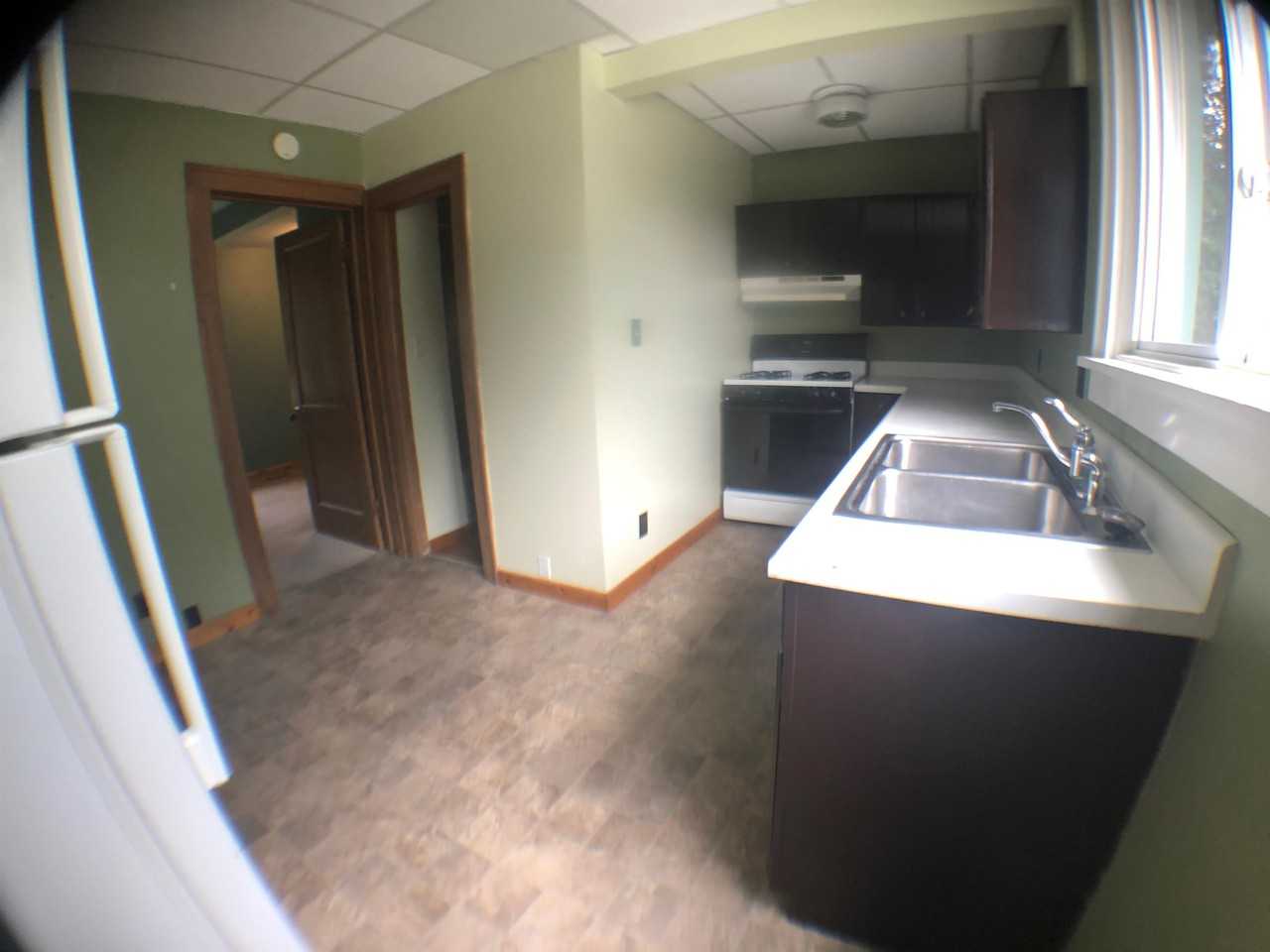 703 E Chippewa St #B - Photo 4 of 18