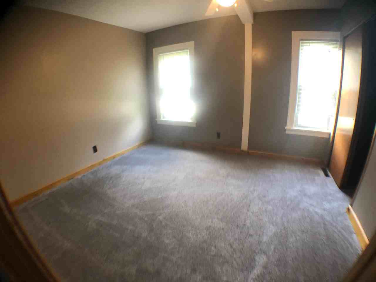 703 E Chippewa St #B - Photo 6 of 18