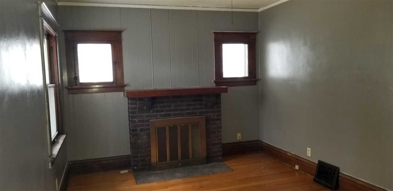 1051 Daniels St Ne #1 - Photo 2 of 7