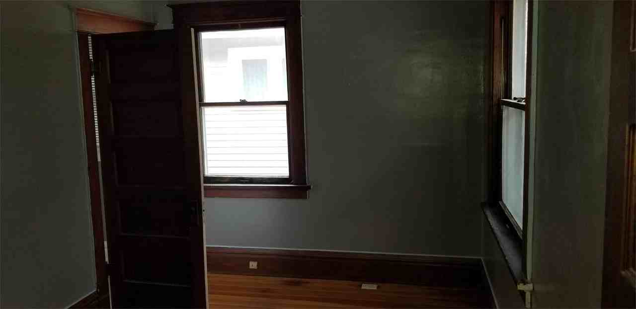 1051 Daniels St Ne #1 - Photo 3 of 7