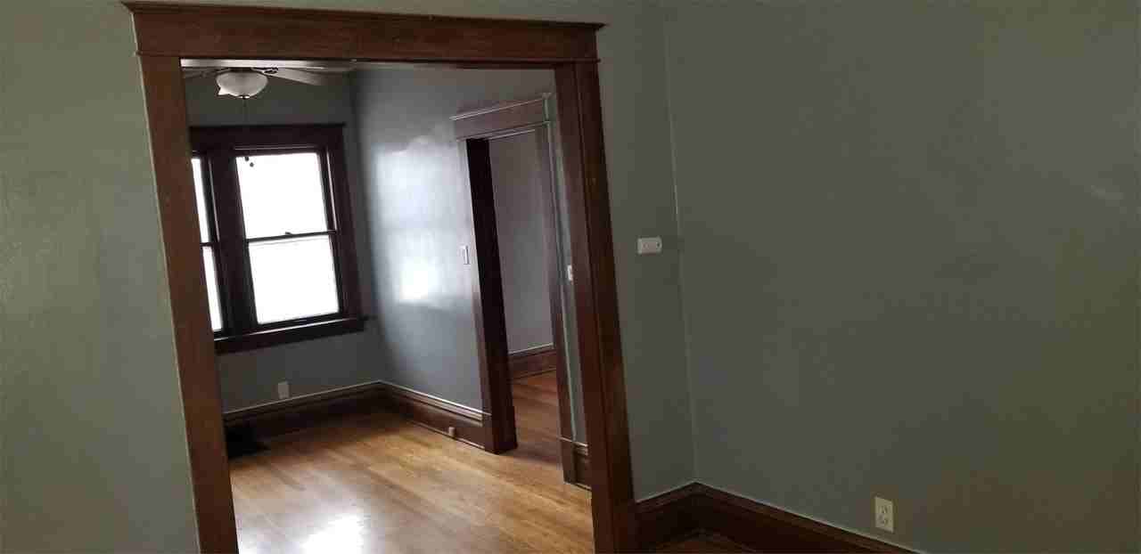 1051 Daniels St Ne #1 - Photo 4 of 7