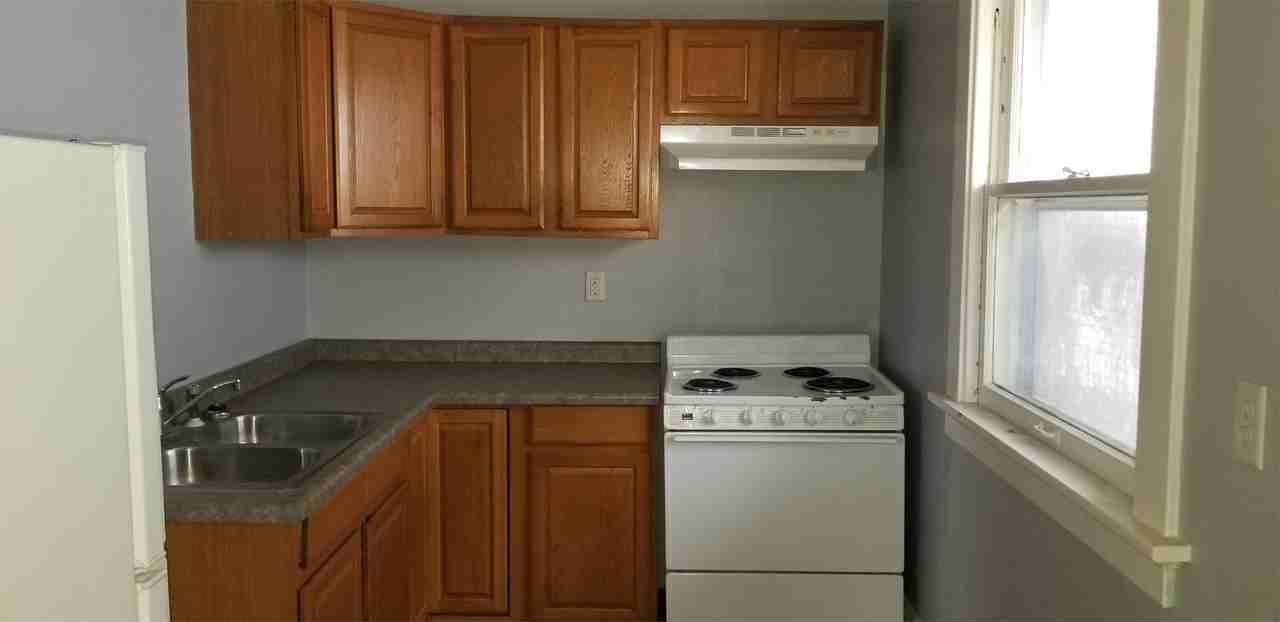 1051 Daniels St Ne #1 - Photo 5 of 7