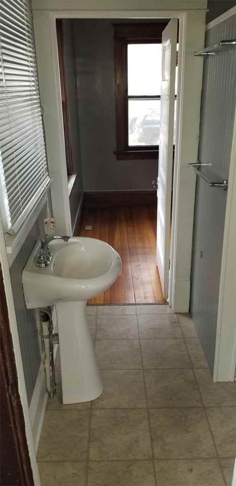 1051 Daniels St Ne #1 - Photo 6 of 7