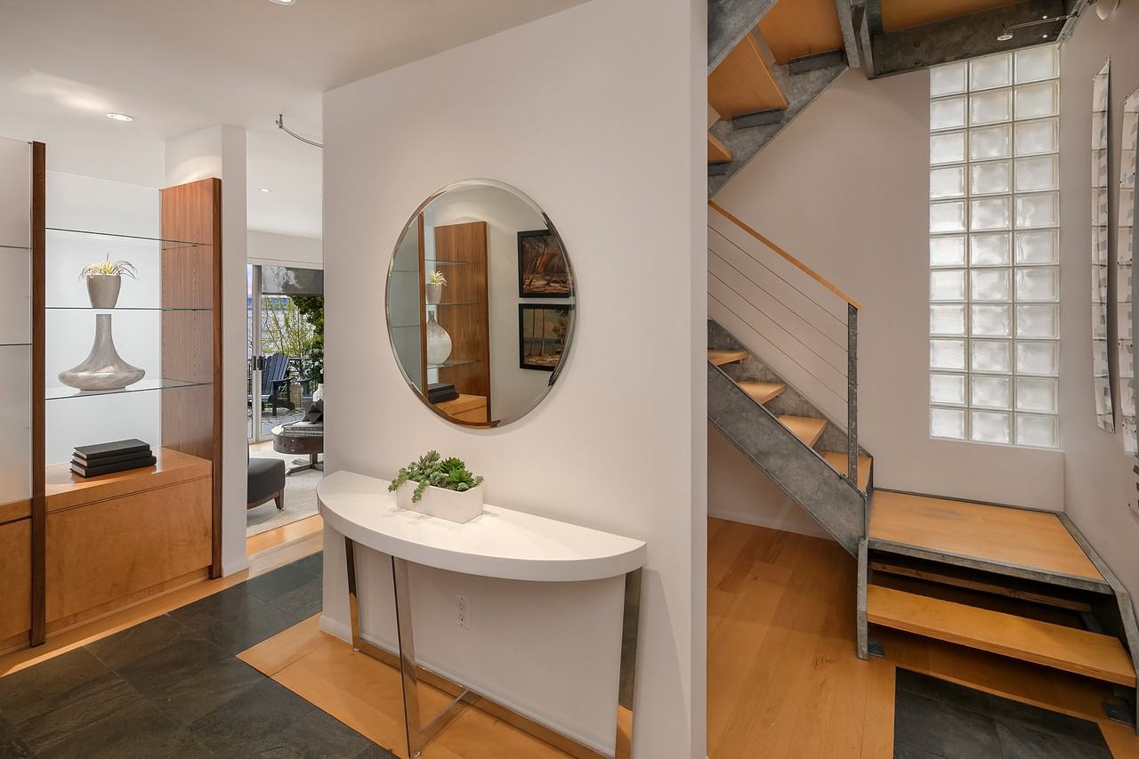 10514 Riviera Pl Ne #1 - Photo 3 of 49