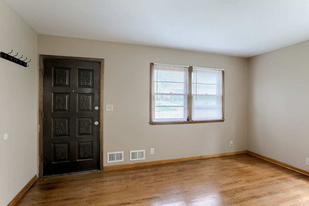 911 Adams St #1 - Photo 3 of 24