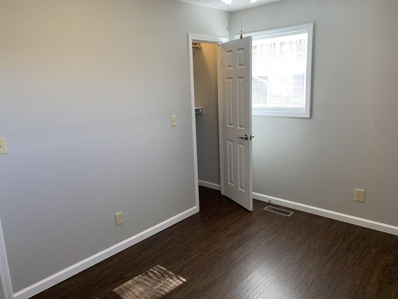 524 Cox St #1 - Photo 5 of 14