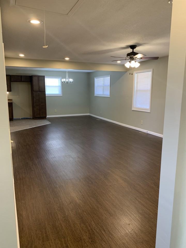 524 Cox St #1 - Photo 6 of 14