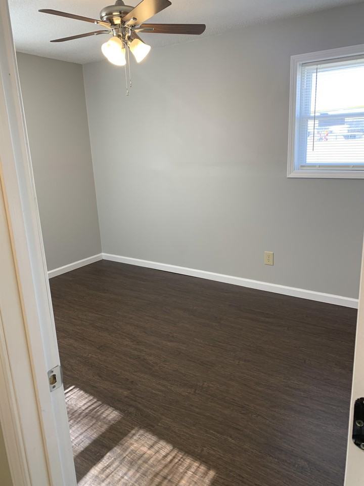 524 Cox St #1 - Photo 7 of 14