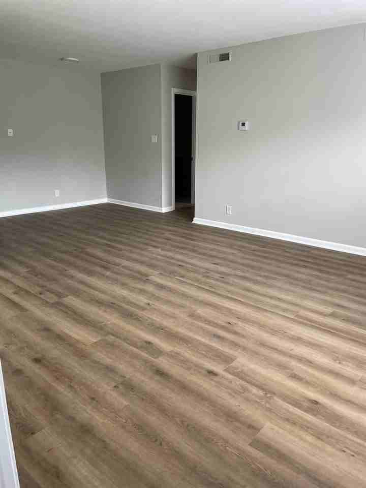 809 Oak Leaf Cir Apt B #809B - Photo 3 of 20