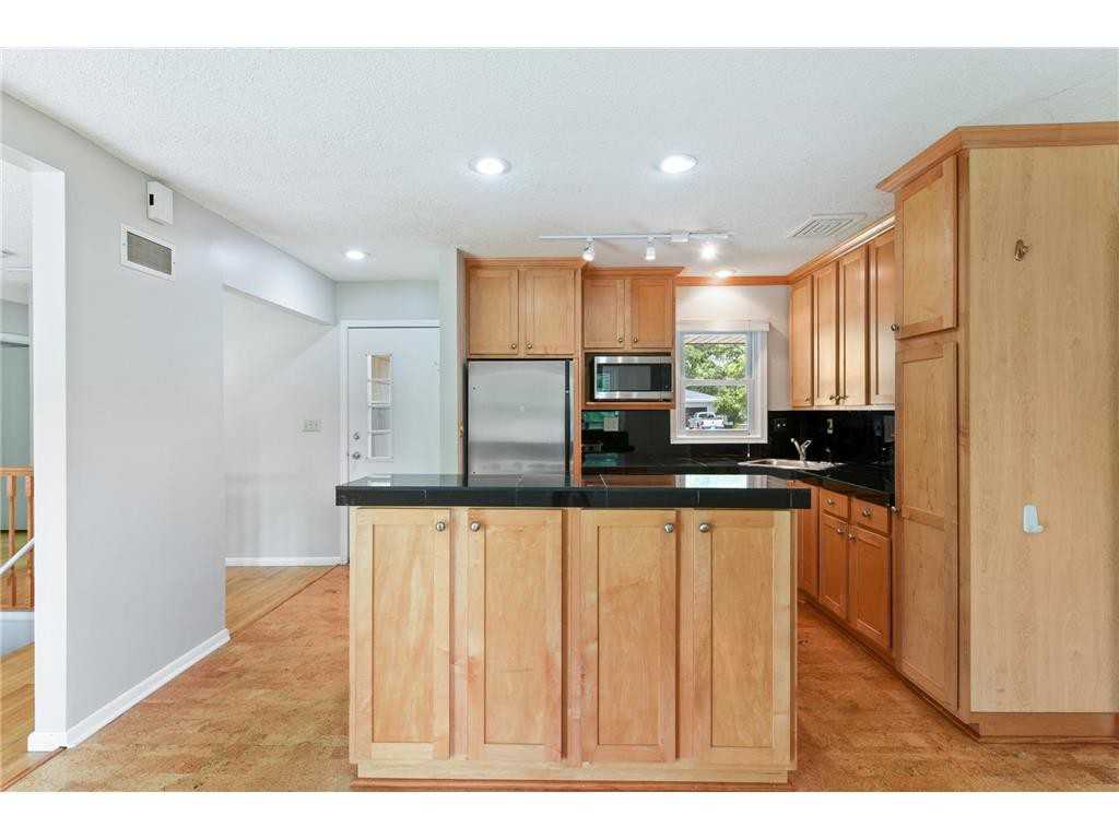 4425 West 82nd Street - Photo 3 of 21