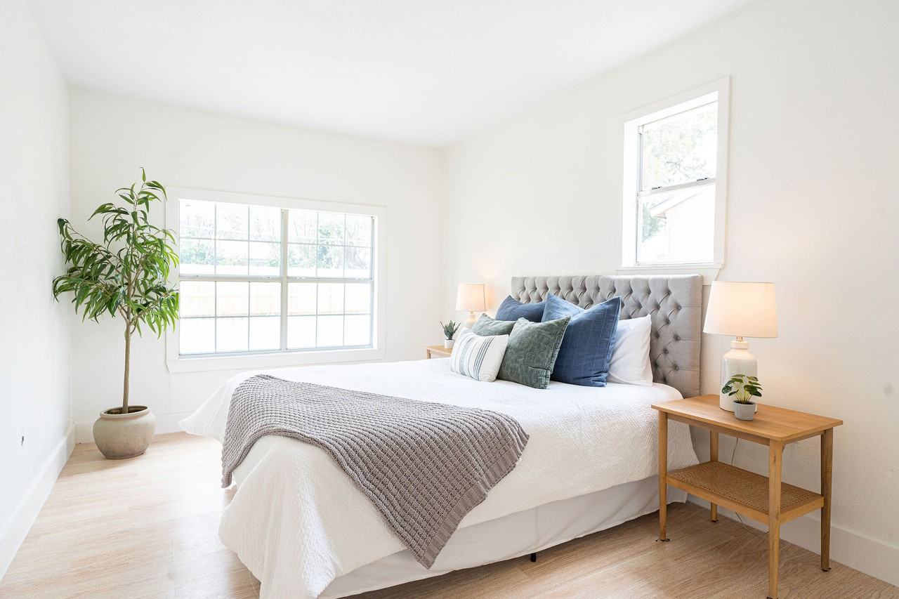 305 Fiesta Ave - Photo 3 of 17