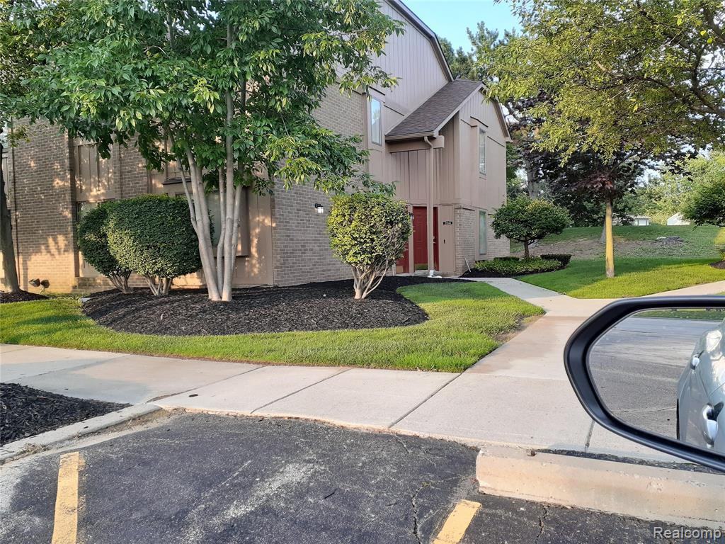 27420 Evergreen Rd #420 - Photo 3 of 14