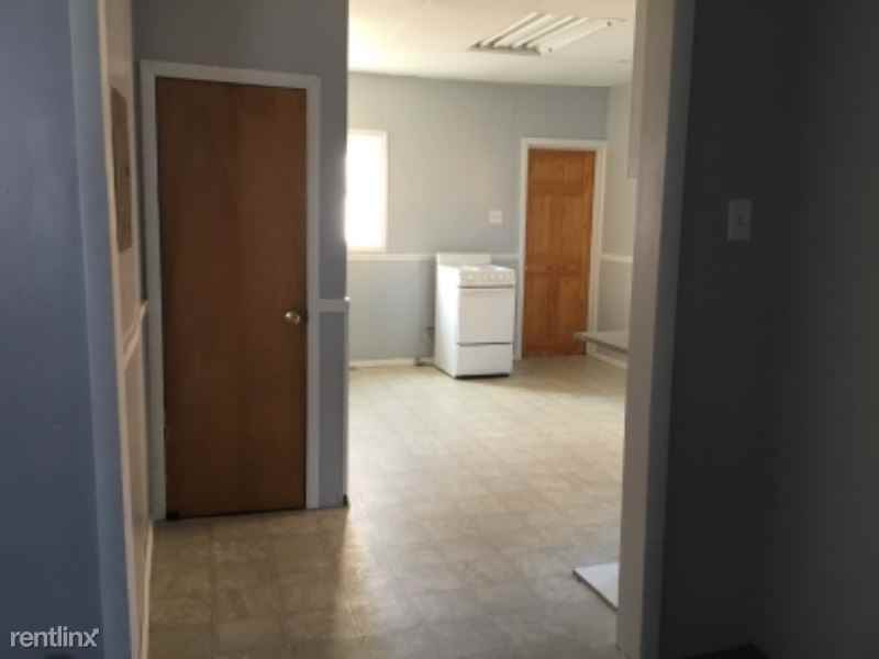 52 E North St - Photo 2 of 6