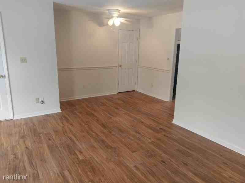 255 Meadowview Dr #2 - Photo 3 of 19