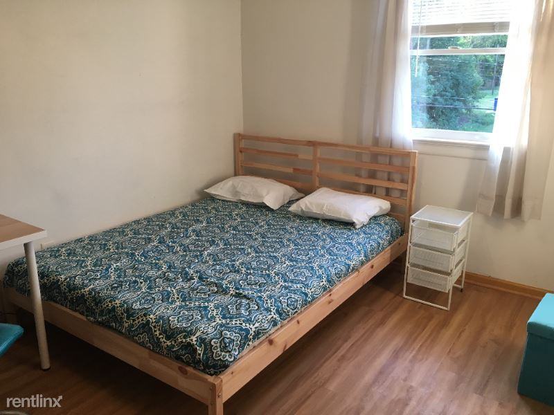 2410 2410 Perry Street studio