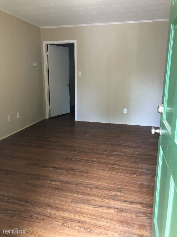304 304 Powers St 1 - Photo 3 of 18