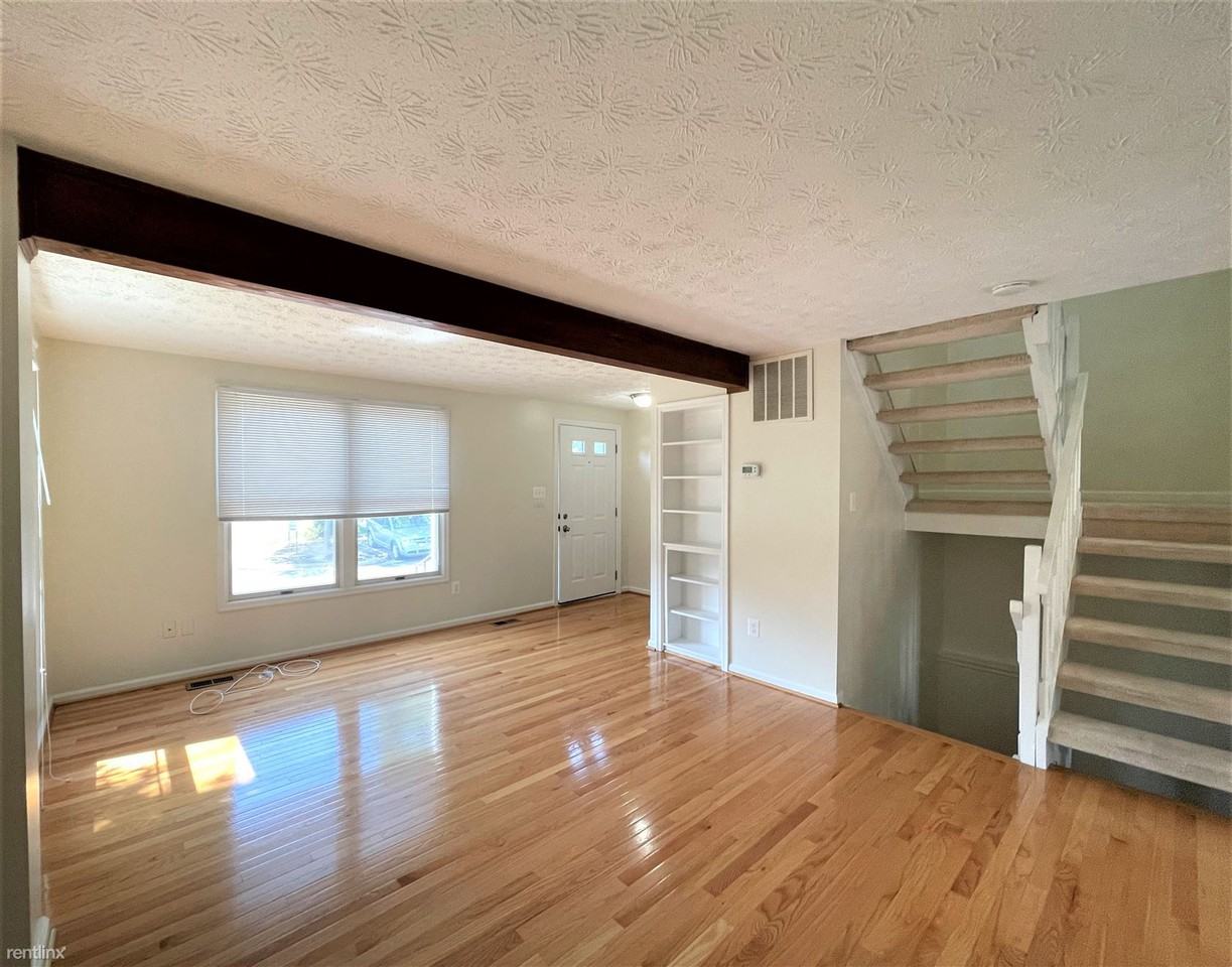 2025 N Glebe Rd - Photo 3 of 24