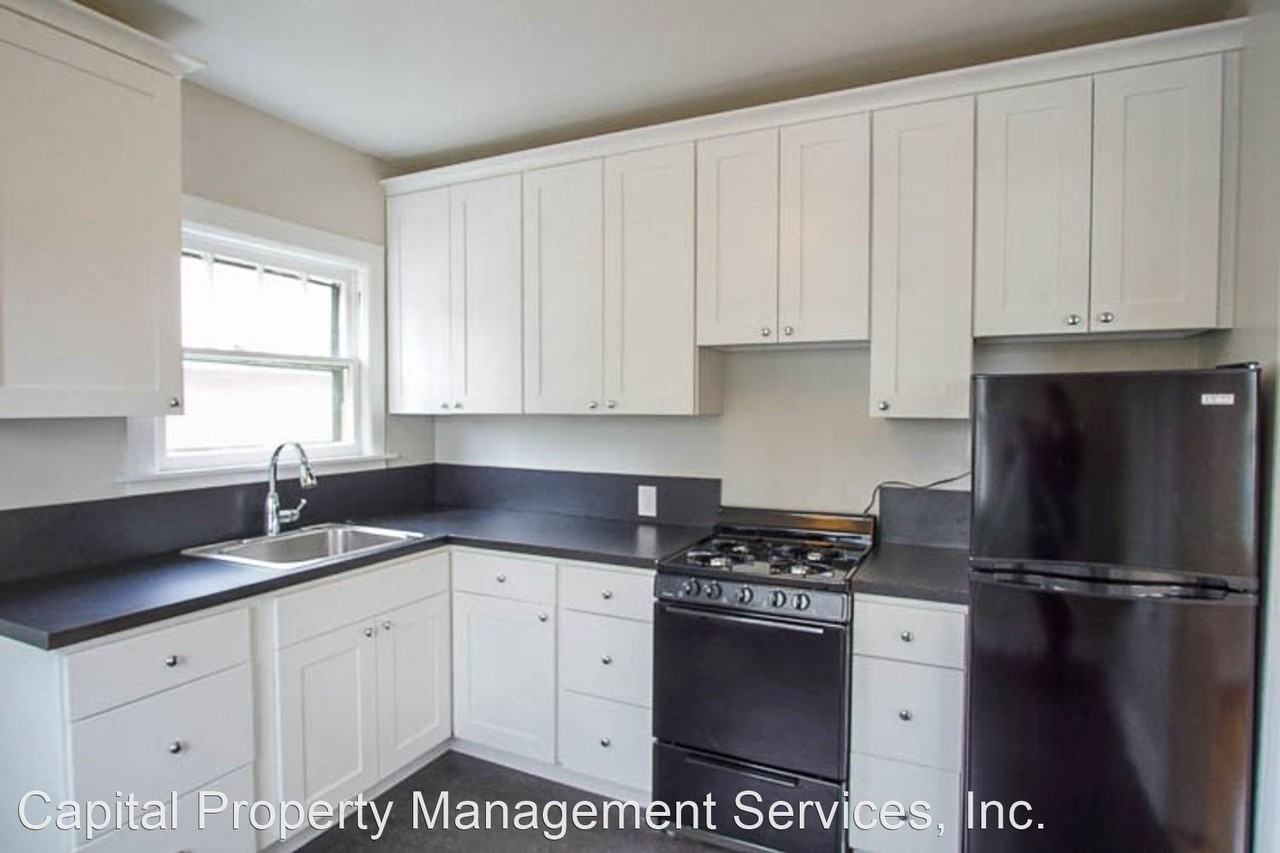 3035 NE Pacific St - Photo 2 of 4