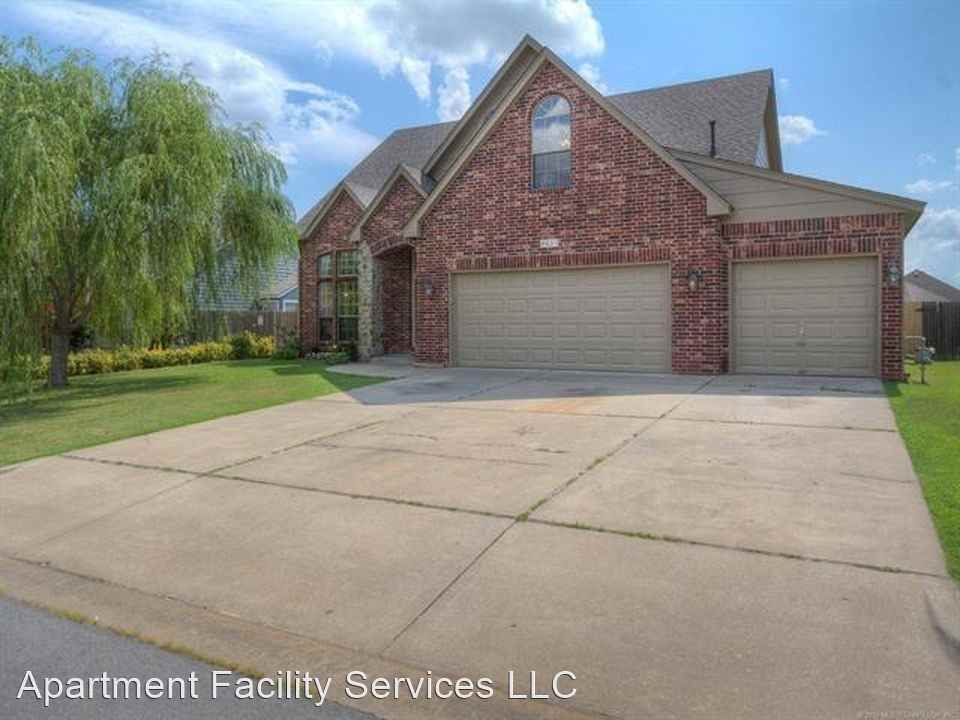 4831 S 187th East Ave - Photo 3 of 33