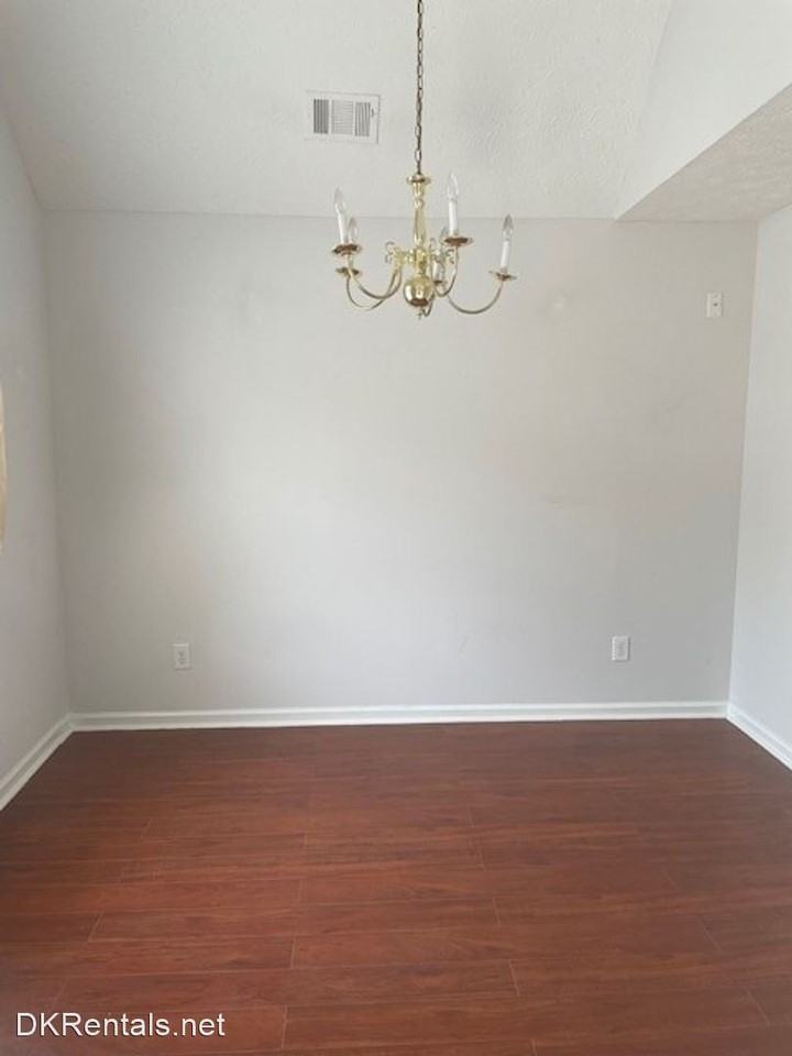 1109 Mary Lee Ct - Photo 3 of 27