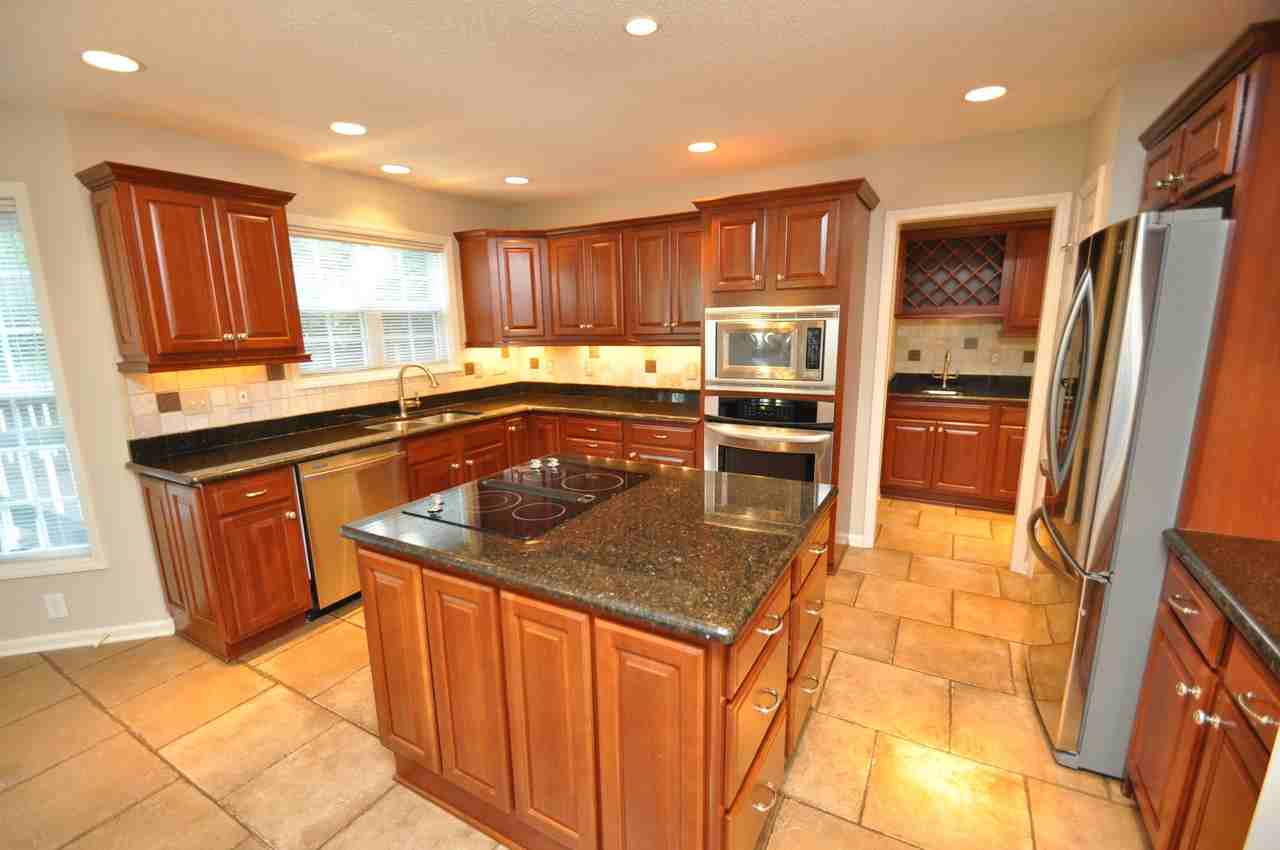 2307 Fordcrest Dr - Photo 3 of 14