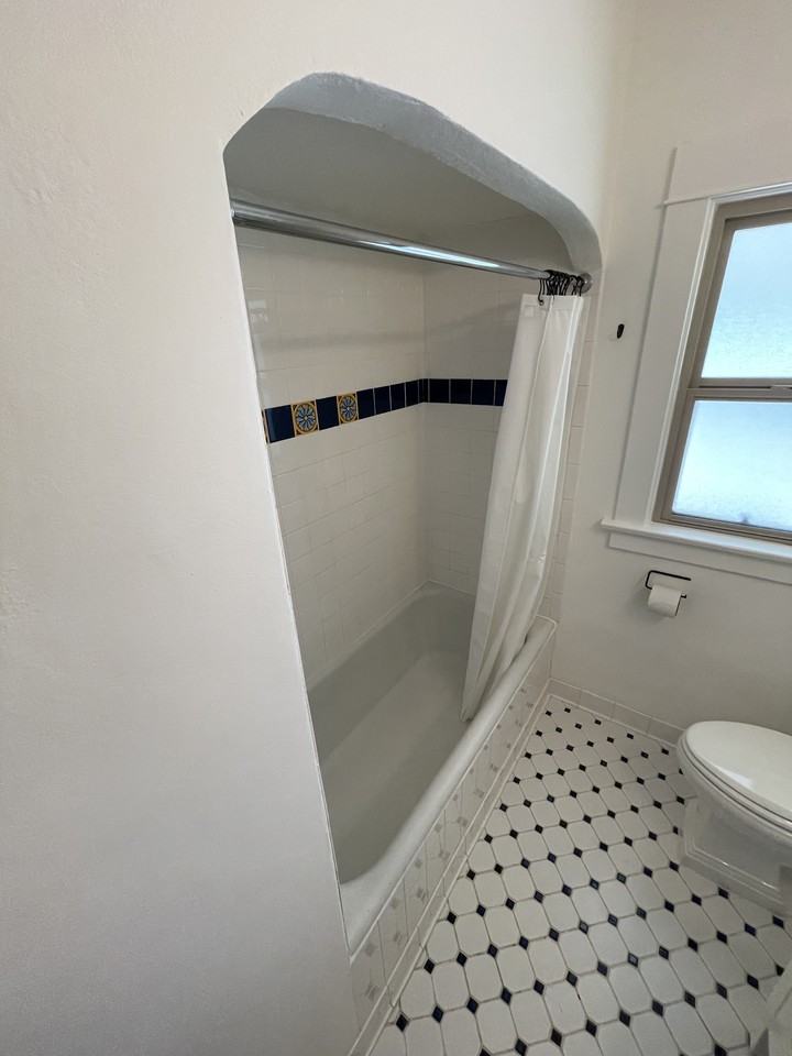 1041 E Grant Rd - Photo 5 of 33