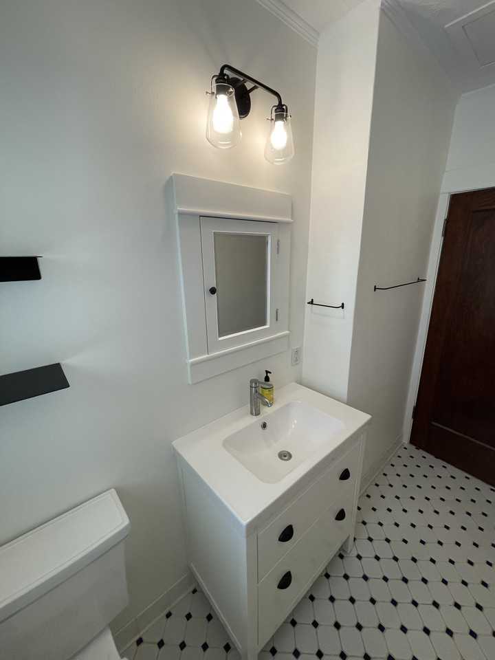 1041 E Grant Rd - Photo 6 of 33