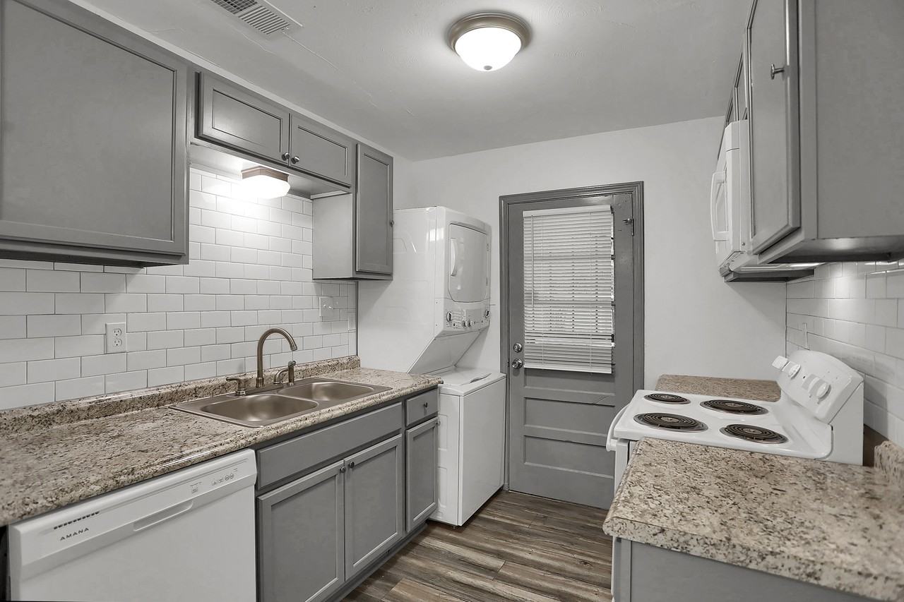 3554 Vanuys Rd - Photo 2 of 7