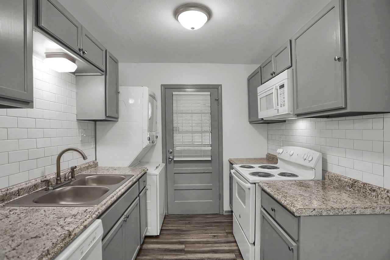 3554 Vanuys Rd - Photo 3 of 7