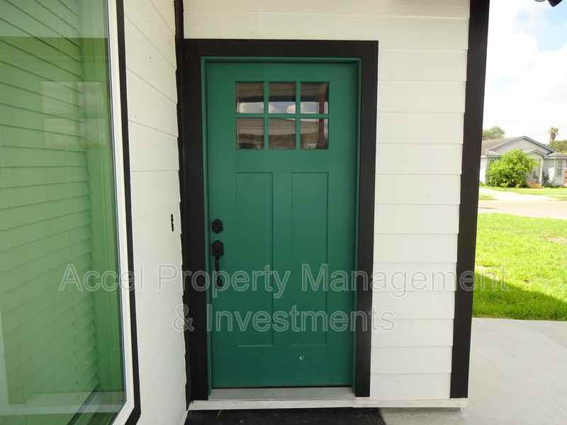 3304 Belinda St - Photo 2 of 14