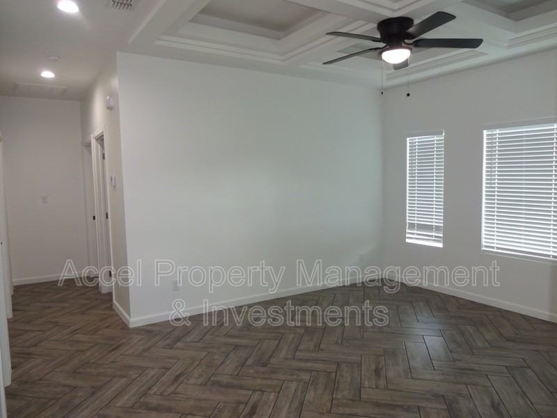 3304 Belinda St - Photo 3 of 14