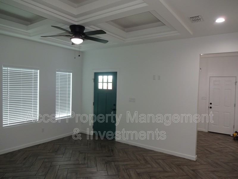 3304 Belinda St - Photo 4 of 14