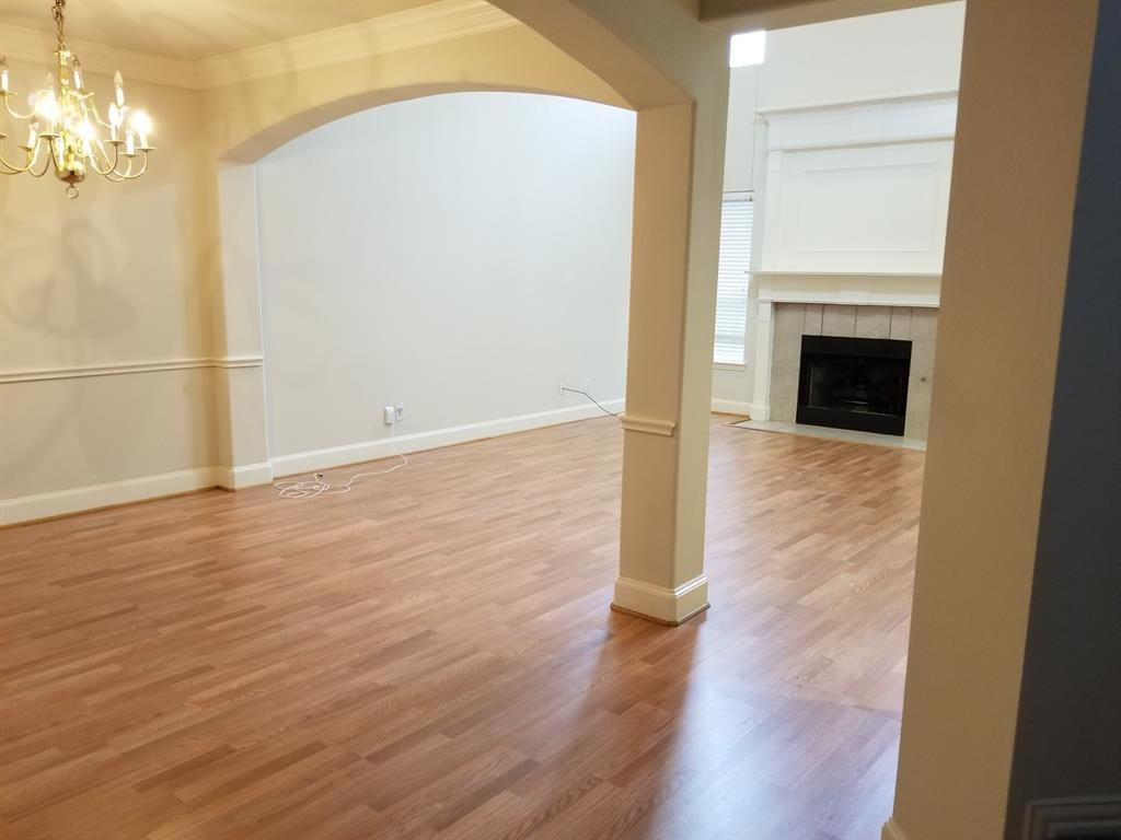 535 Poplar Ln - Photo 3 of 16