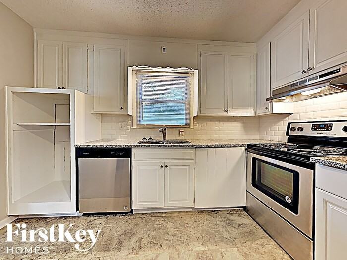 8723 Mackey St - Photo 3 of 19